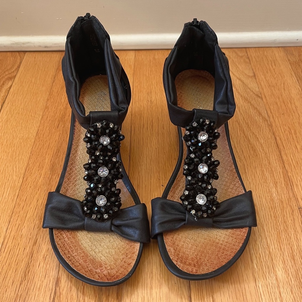 Spring Step Black Heels - Picture 2 of 4